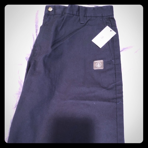 BRAND NEW VOLCOM SHORTS - Picture 2 of 5
